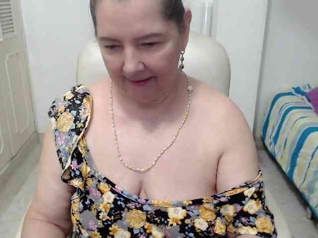 leonela-68 webcam