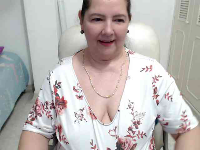 leonela-68 webcam