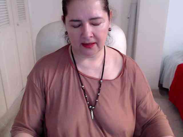 leonela-68 webcam
