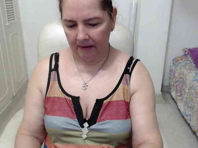 leonela-68 webcam