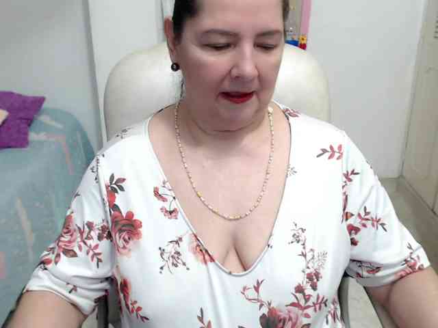 leonela-68 webcam