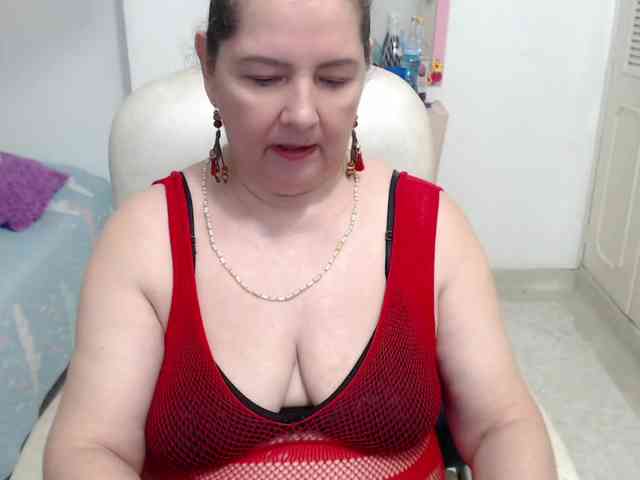 leonela-68 webcam