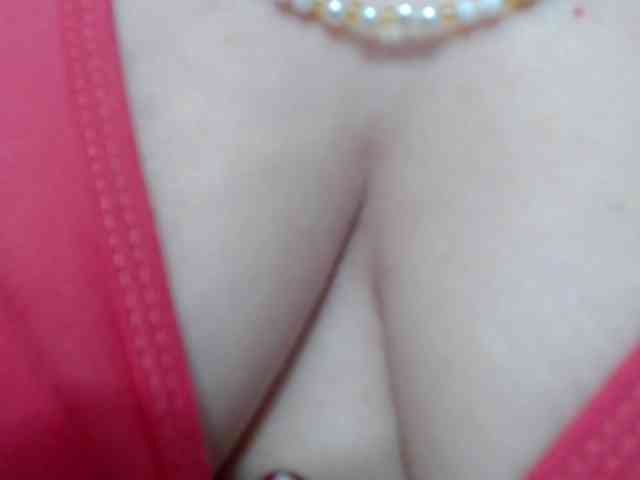 leonela-68 webcam