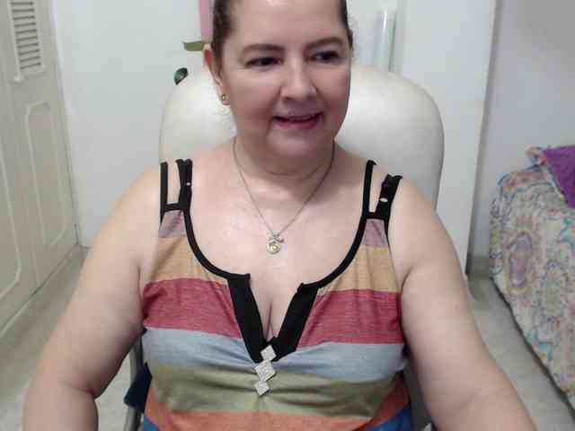 leonela-68 webcam