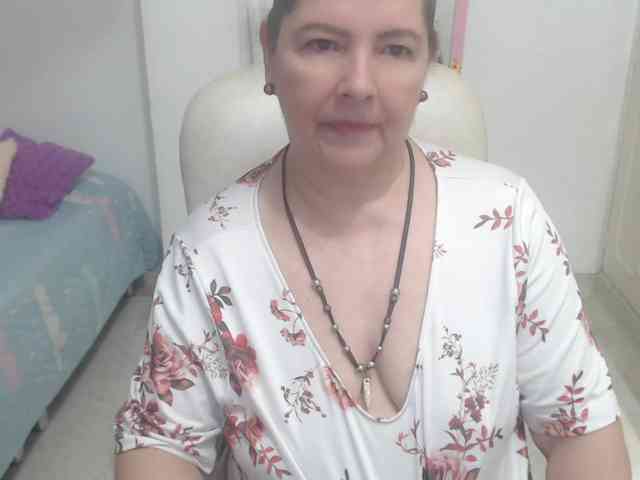 leonela-68 webcam