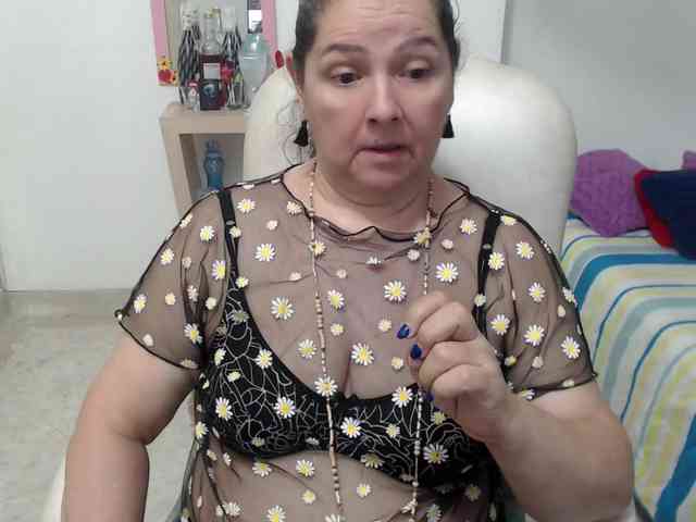 leonela-68 webcam