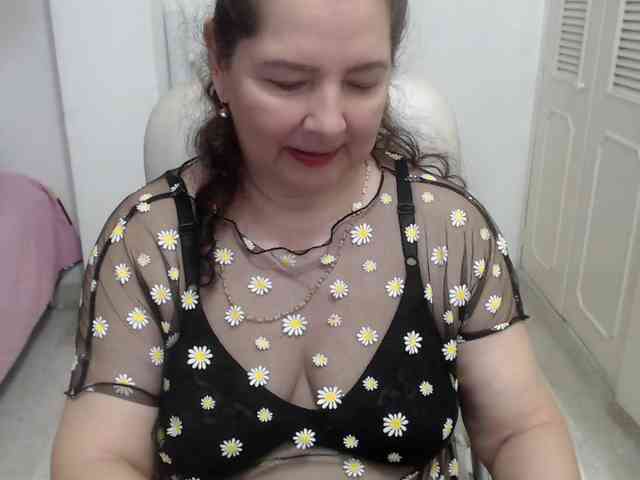 leonela-68 webcam