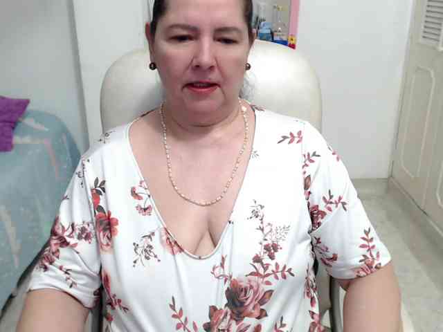 leonela-68 webcam