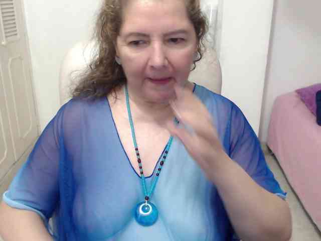 leonela-68 webcam