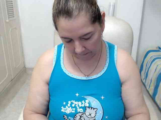 leonela-68 webcam