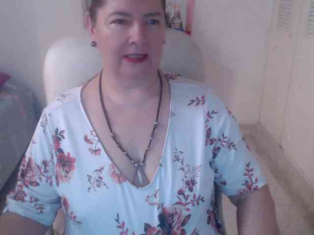 leonela-68 webcam