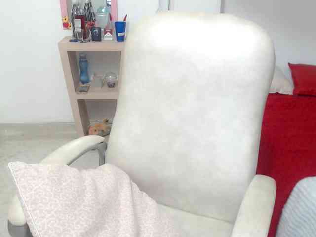 leonela-68 webcam