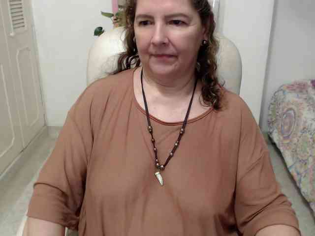 leonela-68