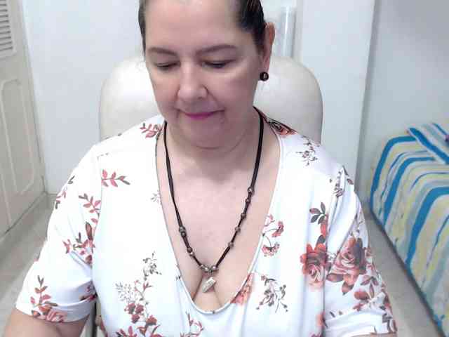 leonela-68 webcam