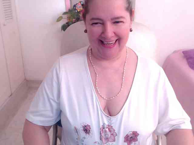 leonela-68 webcam