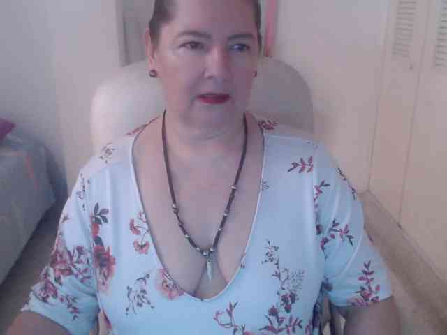 leonela-68 webcam
