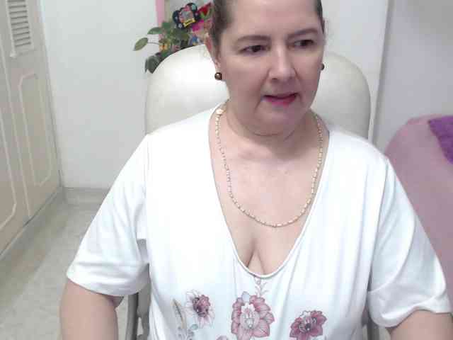 leonela-68 webcam