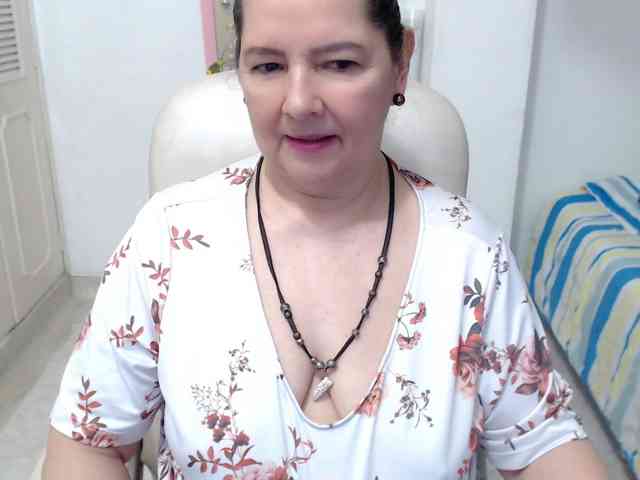 leonela-68