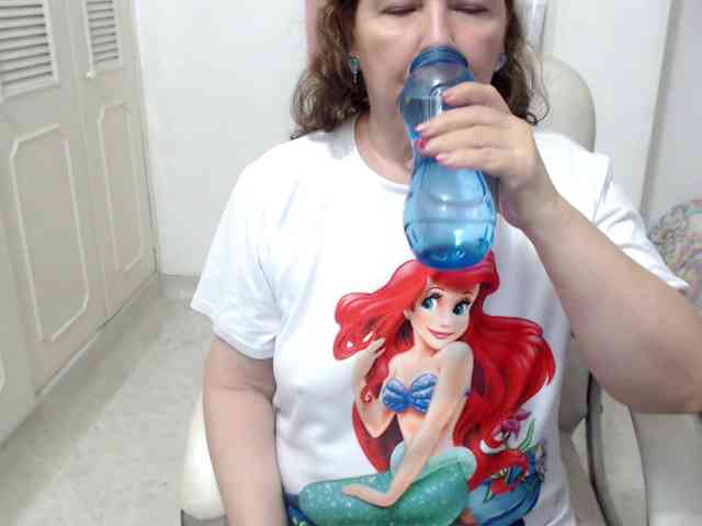 leonela-68 webcam