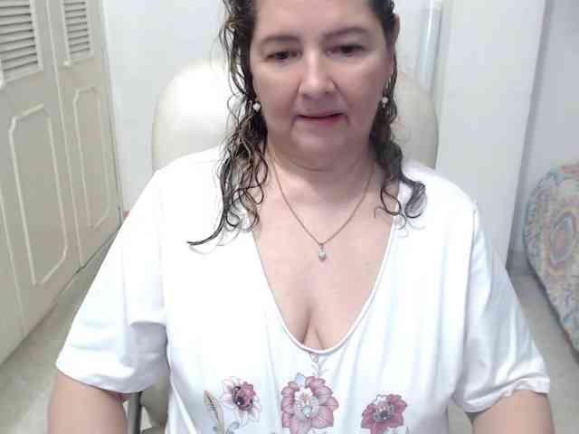 leonela-68 webcam