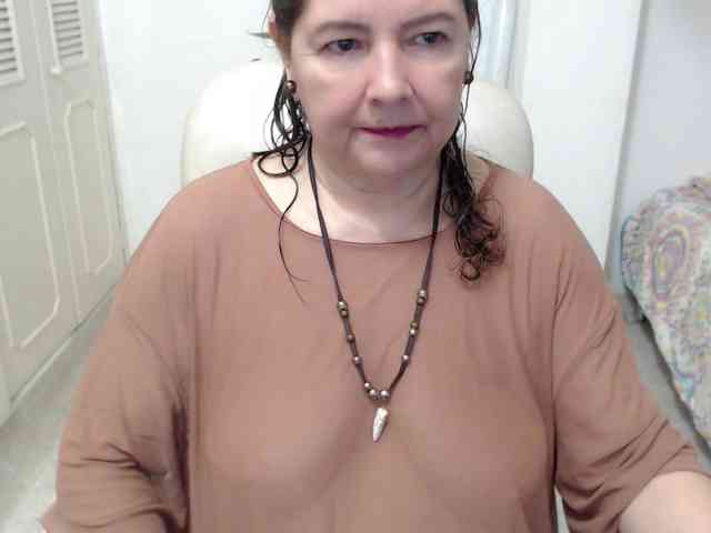 leonela-68