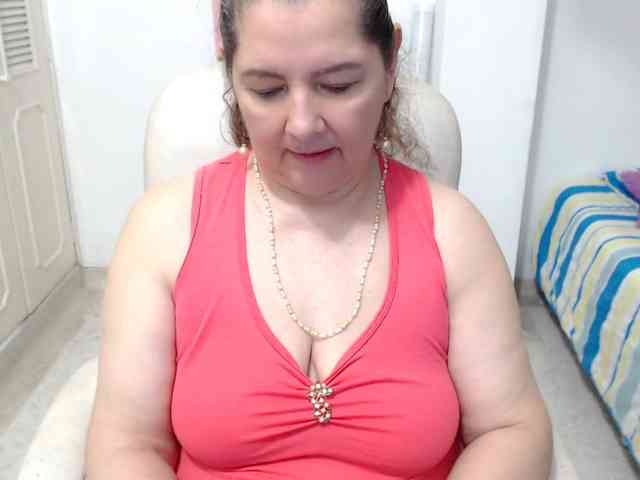 leonela-68 webcam