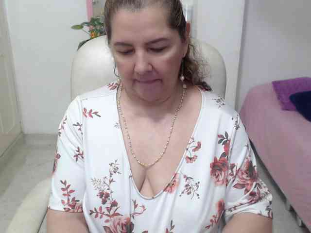 leonela-68 webcam
