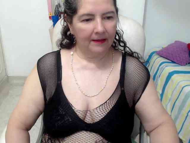 leonela-68