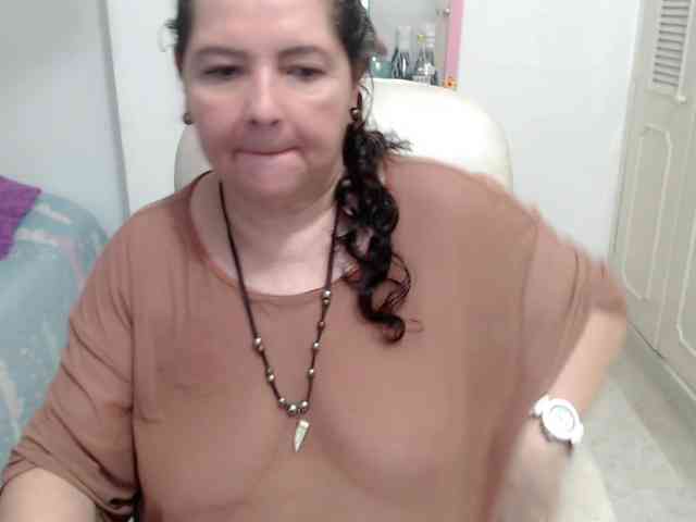 leonela-68 webcam