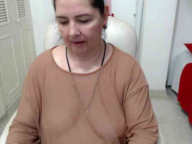 leonela-68