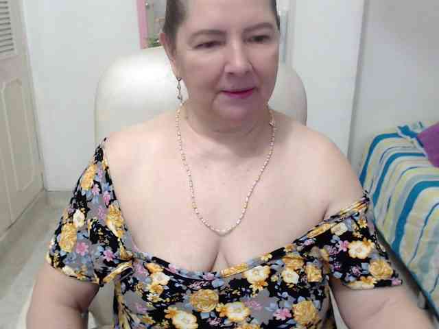 leonela-68 webcam