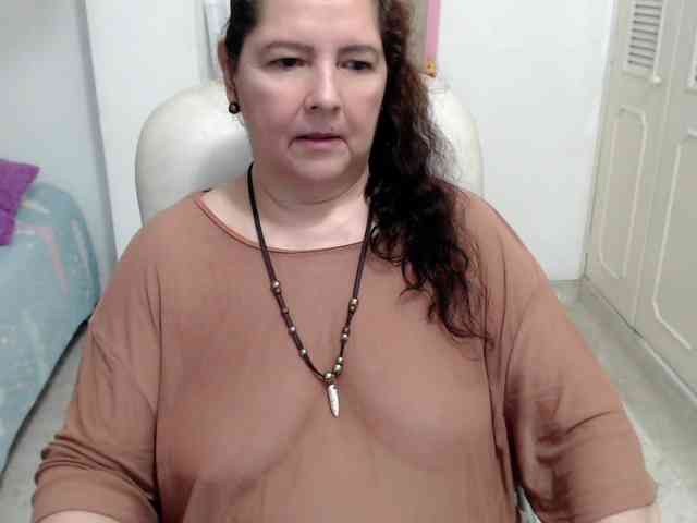 leonela-68 webcam