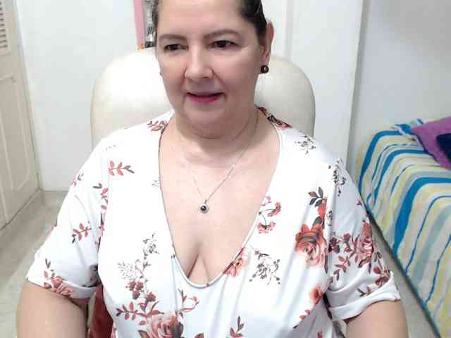 leonela-68
