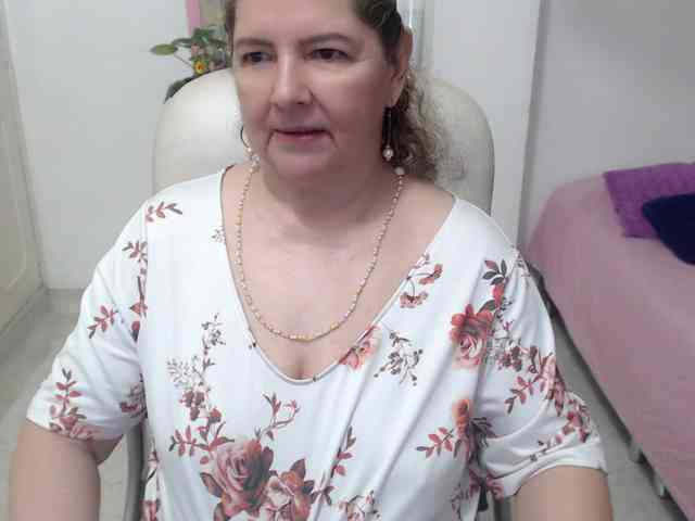 leonela-68 webcam