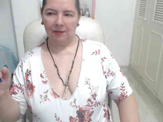 leonela-68 webcam