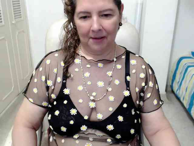 leonela-68 webcam