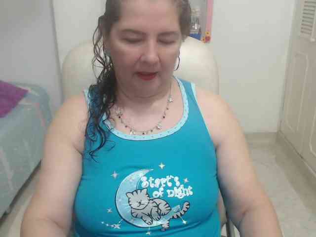 leonela-68 webcam