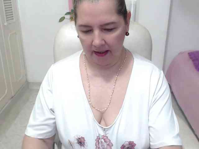 leonela-68 webcam