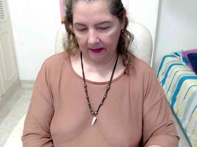 leonela-68