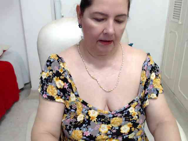 leonela-68