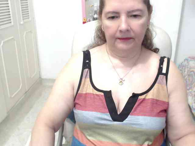 leonela-68 webcam