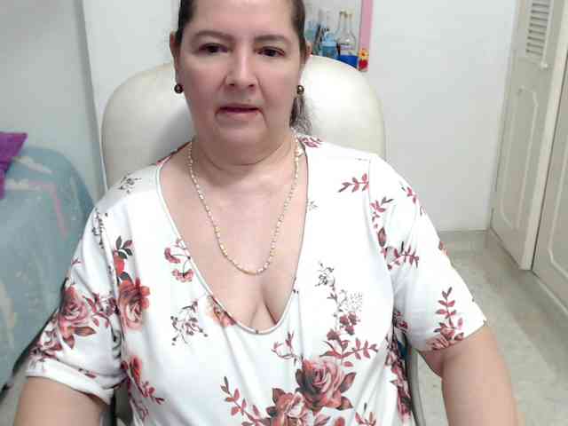 leonela-68 webcam