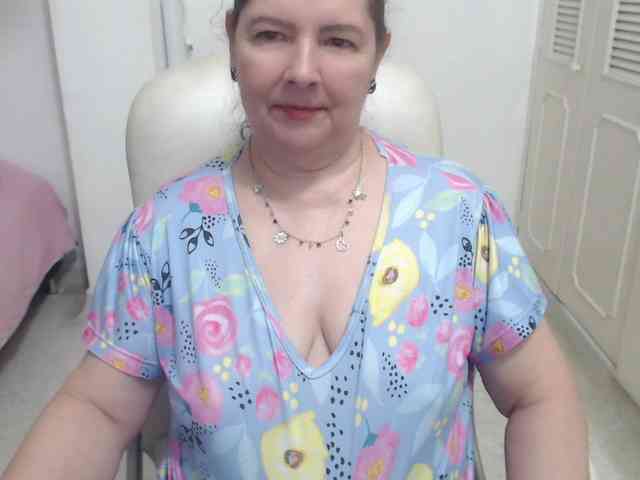 leonela-68 webcam