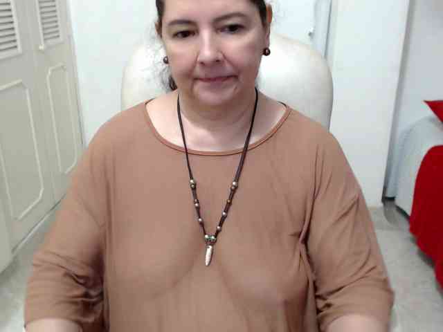 leonela-68