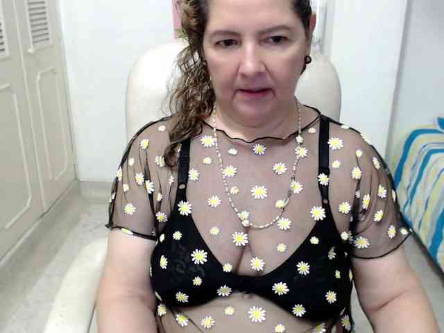 leonela-68 webcam