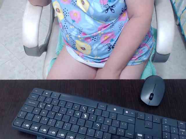 leonela-68 webcam
