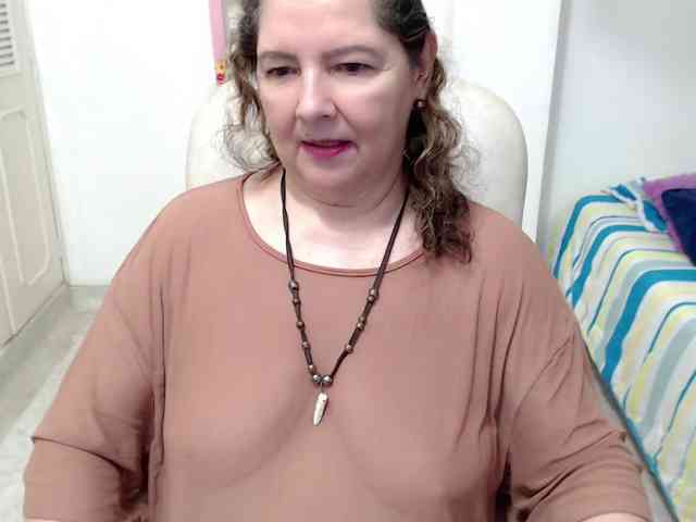 leonela-68