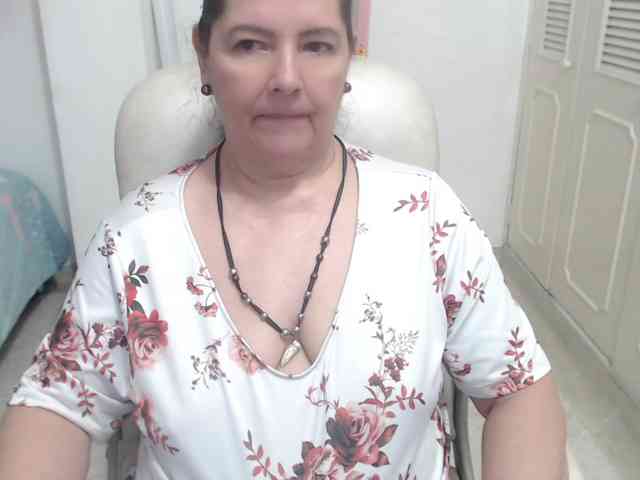 leonela-68 webcam