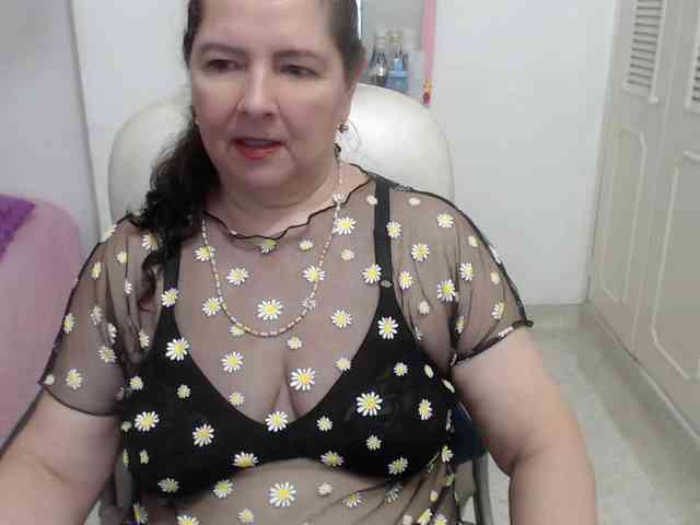 leonela-68 webcam