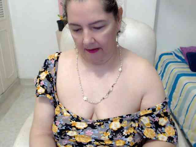 leonela-68